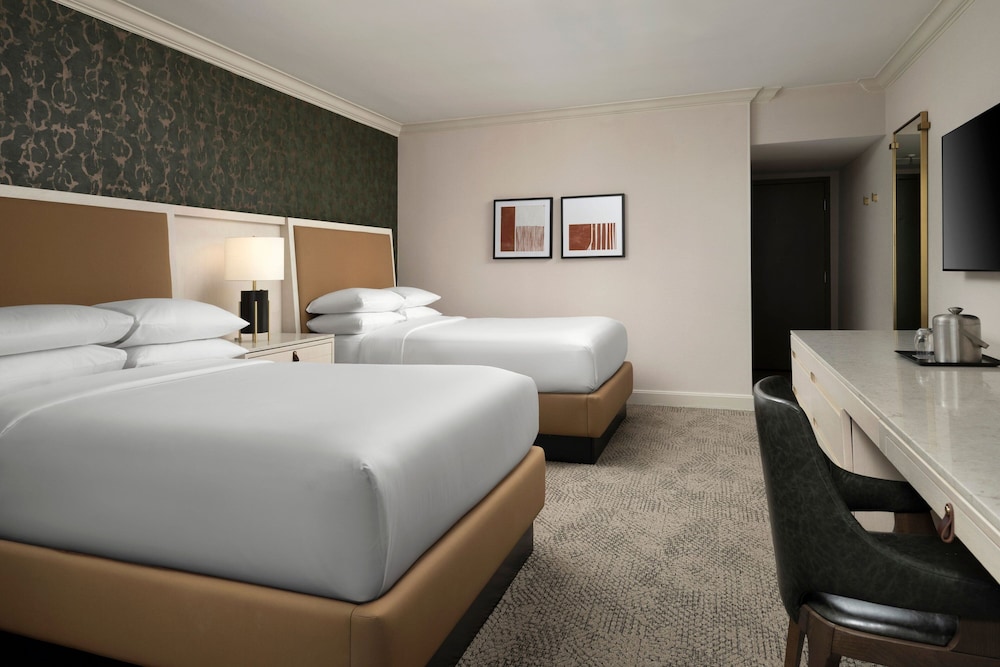 Premier Room, 2 Double Beds - Photo 5
