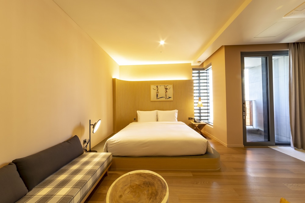 Signature Double Room (Free Swimming Pool) photo 2