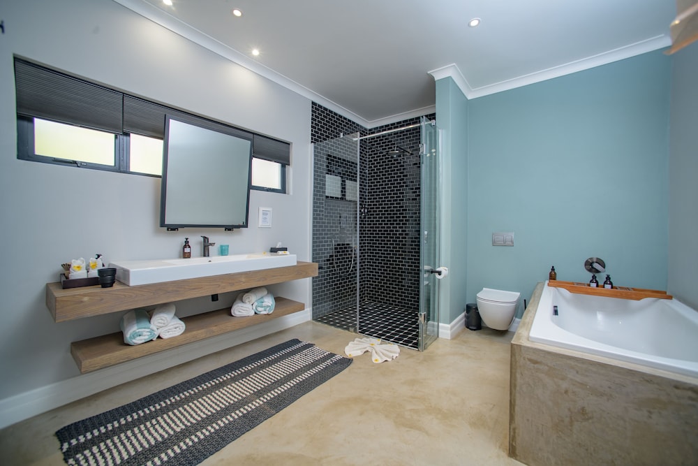 Family Room - Photo 6
