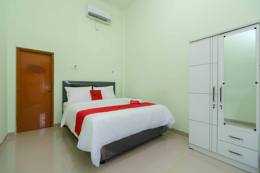 Double Room (Reddoorz)