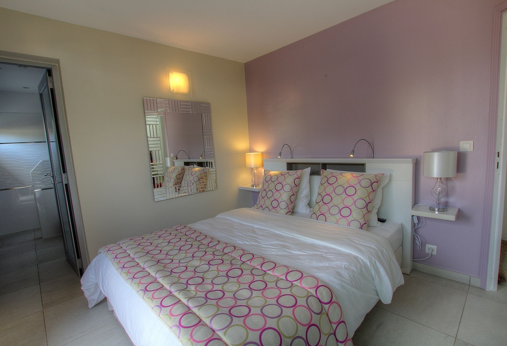 Double Room, Terrace (Mauve)