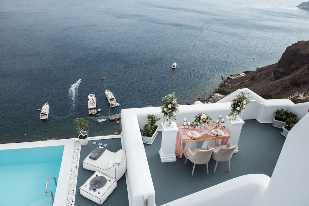 Deluxe Villa with Outdoor Private Heated Pool and Caldera View - Photo 6