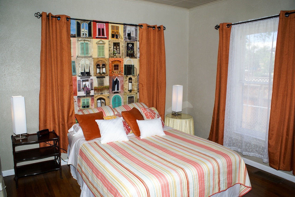 House, 2 Bedrooms photo 1