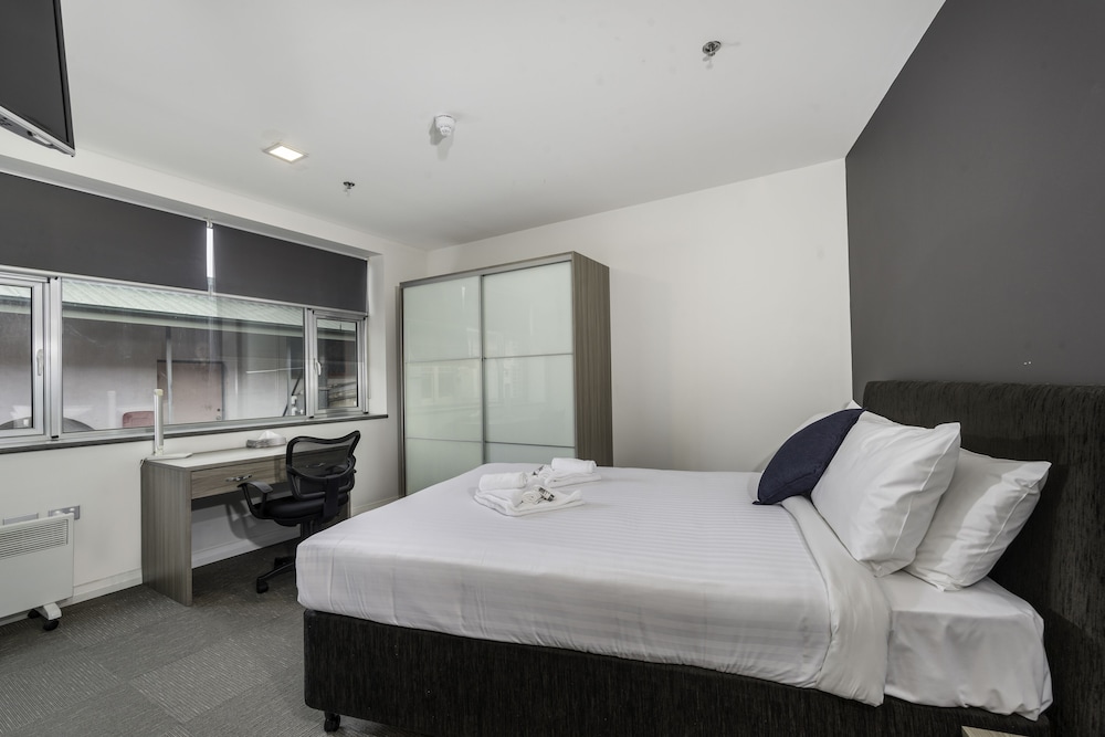 Queen Room - Photo 14