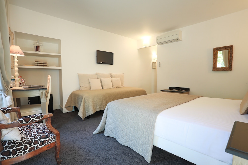Superior Triple Room photo 2