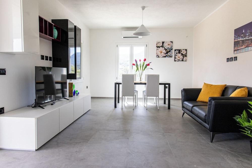 Apartment, Vineyard View