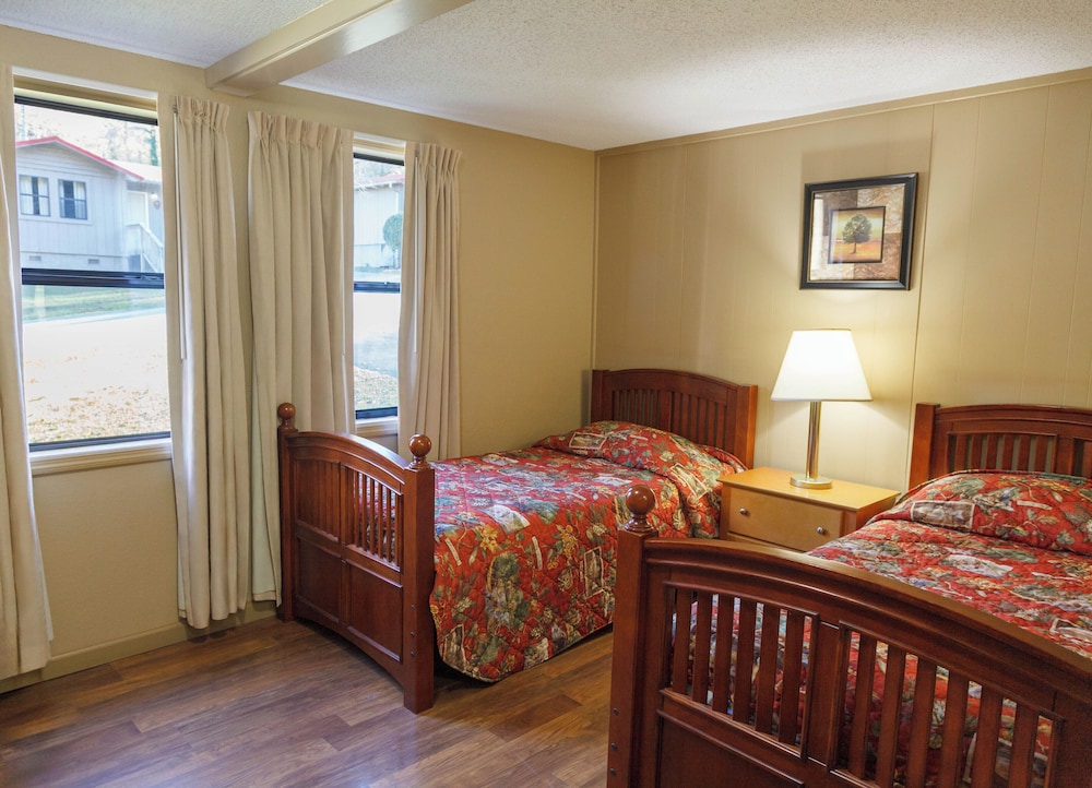 Azalea 2 Bedroom