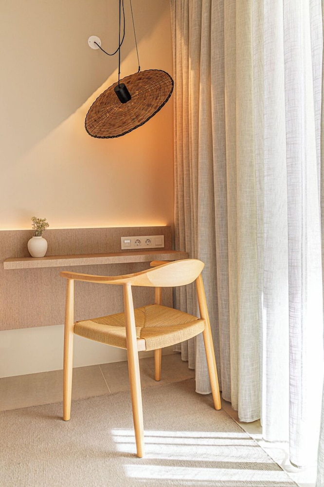 Premium Room - Photo 13