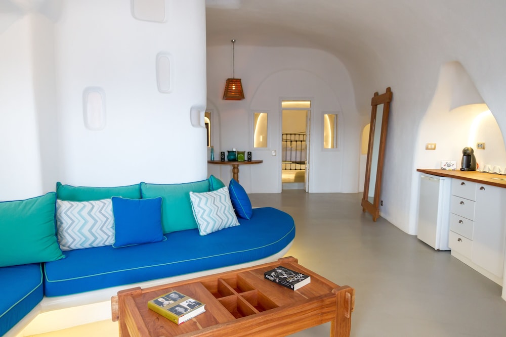 La Perla Villa with Outdoor Hot Tub and Caldera View - Photo 2