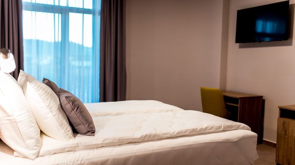 Double Room, 1 King Bed photo 3