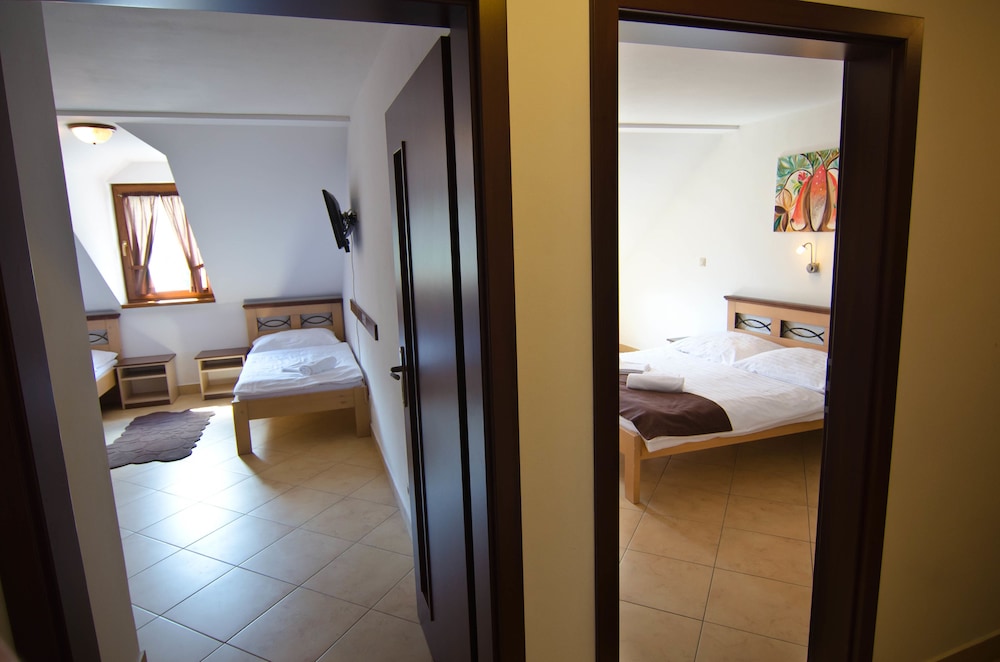 Suite, Multiple Beds, Mountain View photo 3