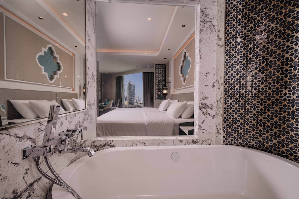 Deluxe Suite Twin Club Lounge Access