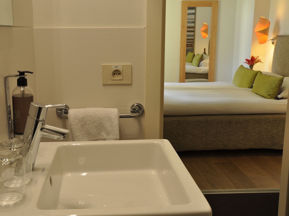 Twin Room - Photo 6