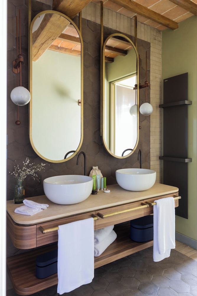 Basic Suite - Photo 4