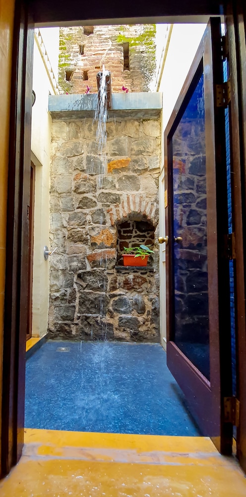 Varsha Suite -Premium Rain Shower Room photo 2