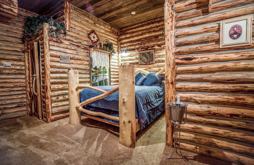 Room (Forty Niner)
