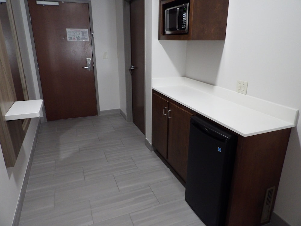 Suite, 1 King Bed (Additional Living Area) - Photo 1