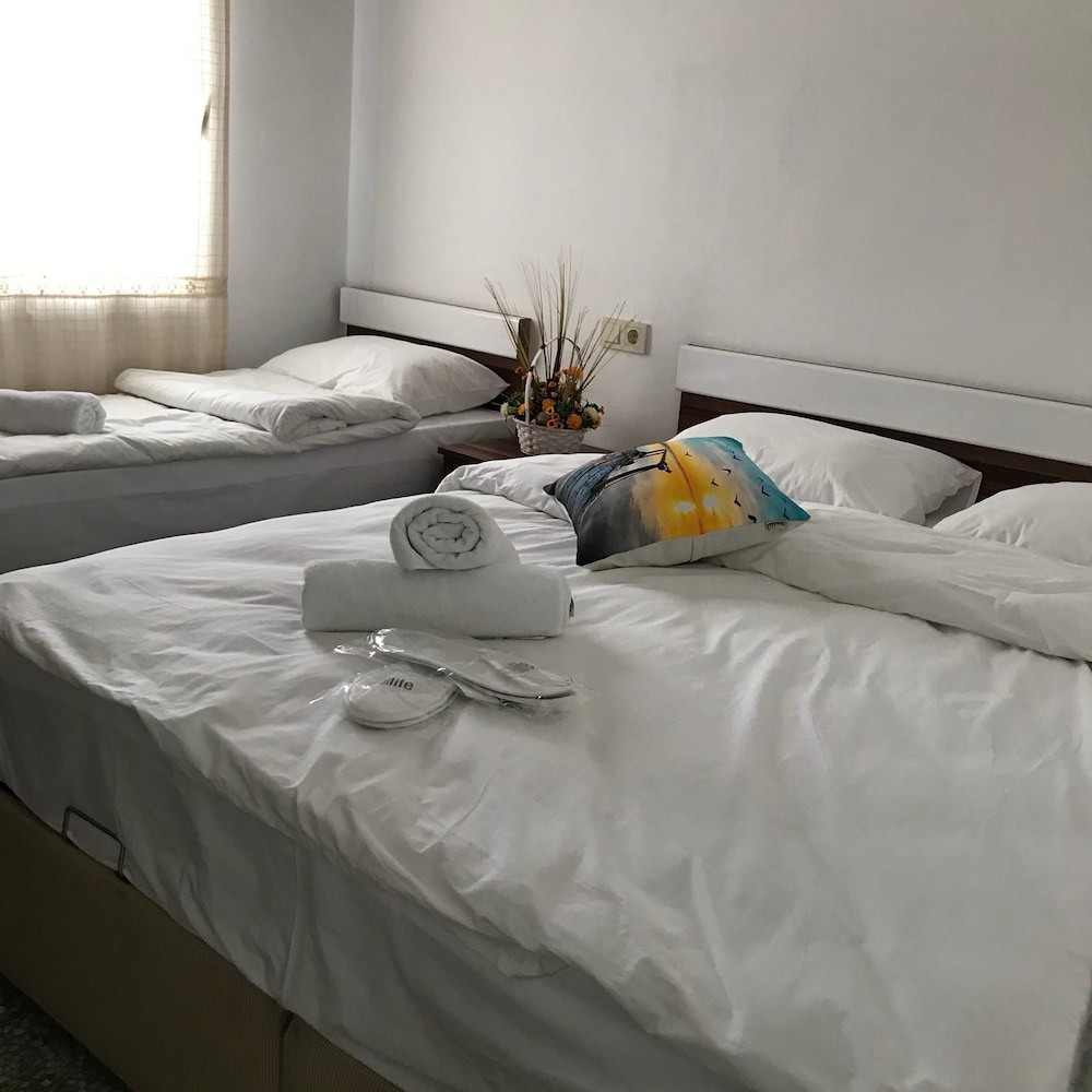 Standard Double Room - Photo 6