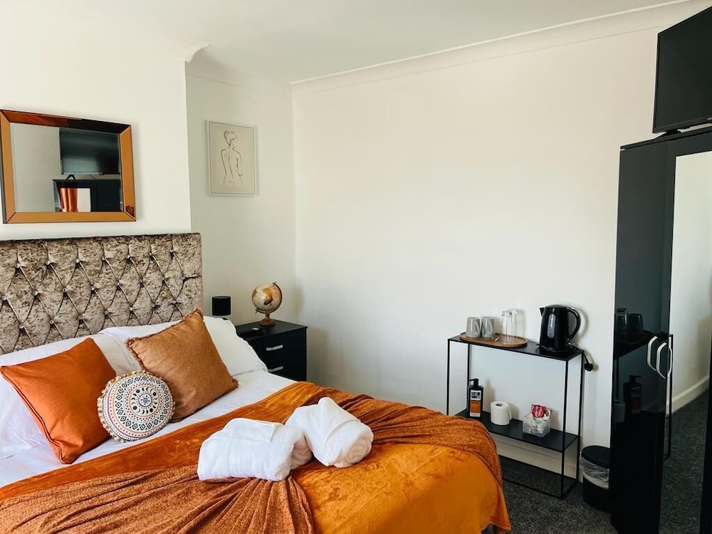 Signature Double Room, Shared Bathroom photo 2