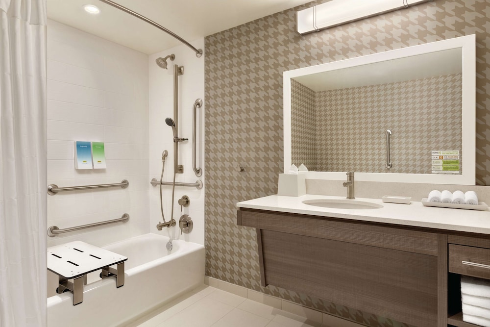 Studio Suite, 1 King Bed, Accessible, Bathtub