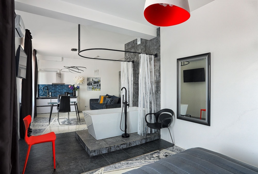 Signature Apartment, Balcony (London)