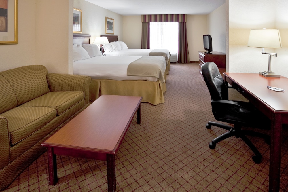 Suite, Multiple Beds (Wet Bar) - Photo 2
