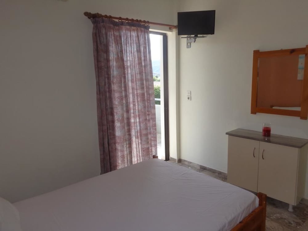 Apartment, 2 Bedrooms, Partial Sea View