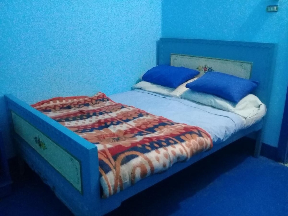 Single Room, Shared Bathroom