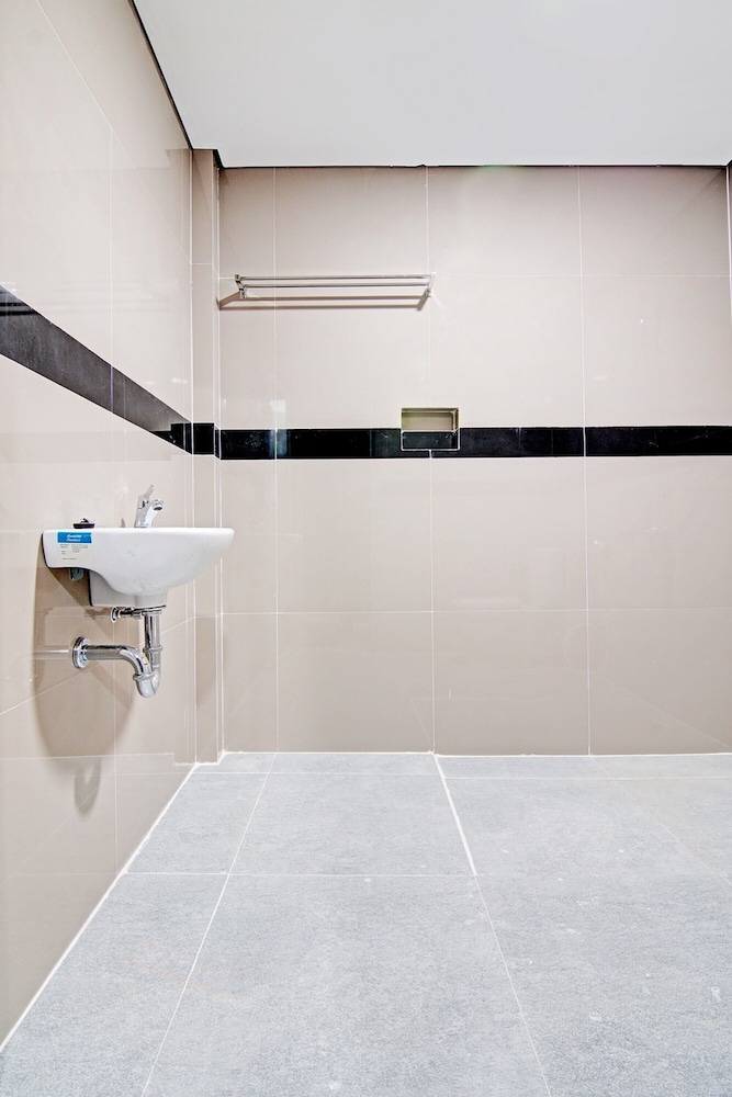 Standard Double Room - Photo 9
