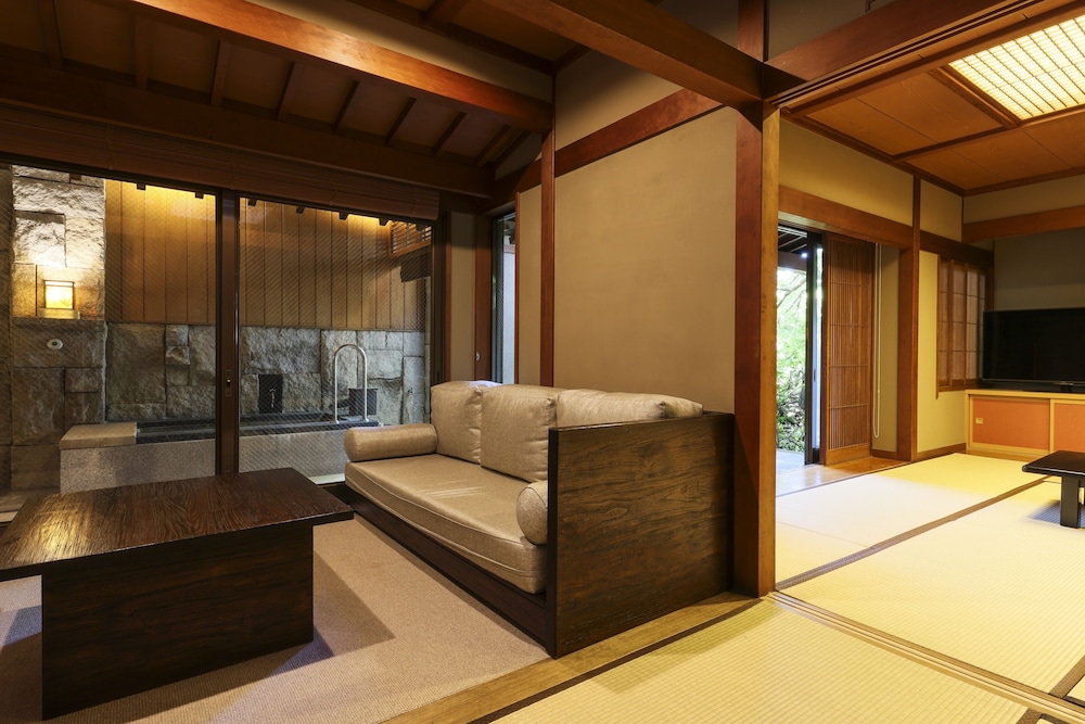 Japanese Traditional Superior Room with Open Air Bath, Garden View(No Single Use) photo 3