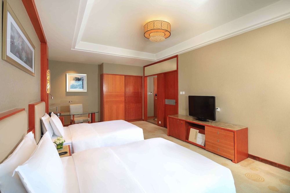 Superior Room, Multiple Beds photo 2