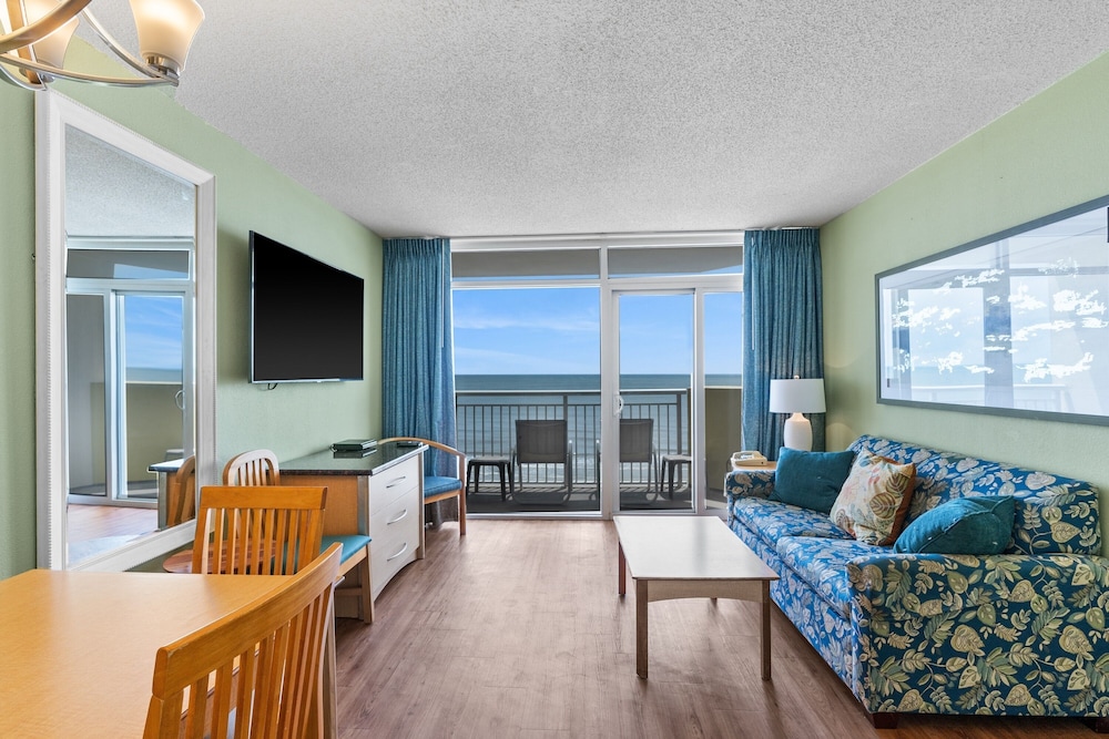 Deluxe Condo, 1 Bedroom, Ocean View, Oceanfront (704) photo 1