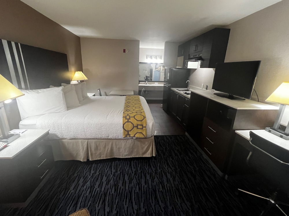 Deluxe Studio Suite, 1 Double Bed, Non Smoking - Photo 7