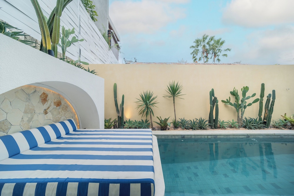 Royal 1 Bedroom Villa with Private Jetted Pool
