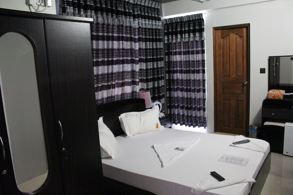 Standard Triple Room, Multiple Beds, Non Smoking, City View photo 3