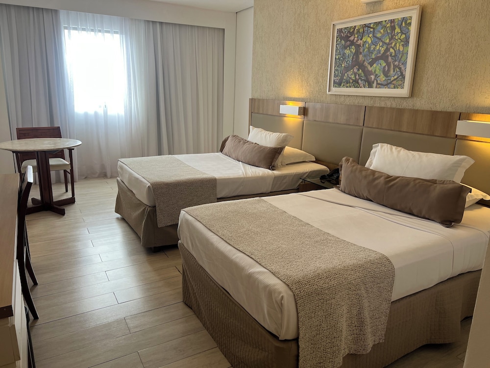 Master Twin Room thumbnail 6