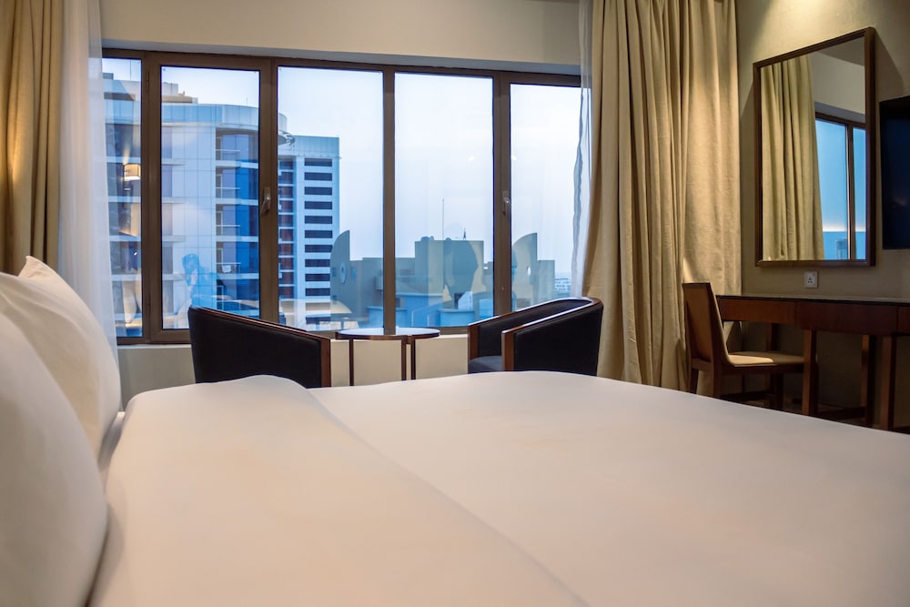King Suite City View - Photo 10