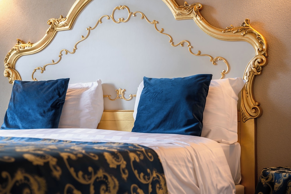 Queen Room photo 3