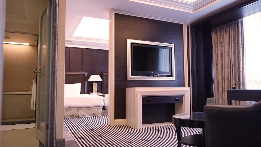 Executive Twin Room - Photo 3