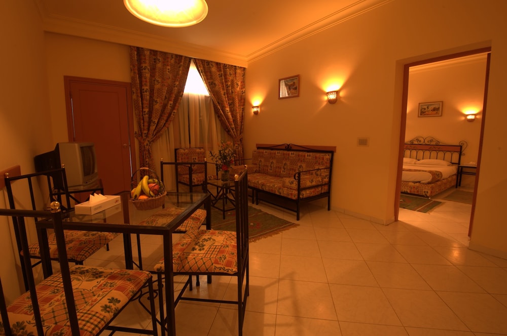 Junior Suite, 1 Bedroom (Extra Bed) photo 3