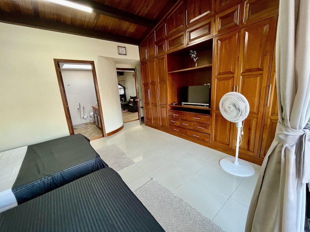 Superior Quadruple Room photo 2