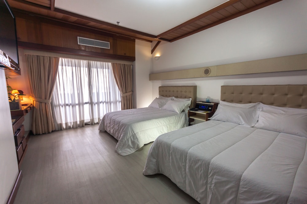 Deluxe Suite photo 2