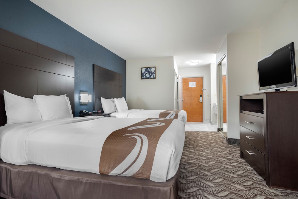 Suite, 2 Queen Beds, Non Smoking - Photo 3