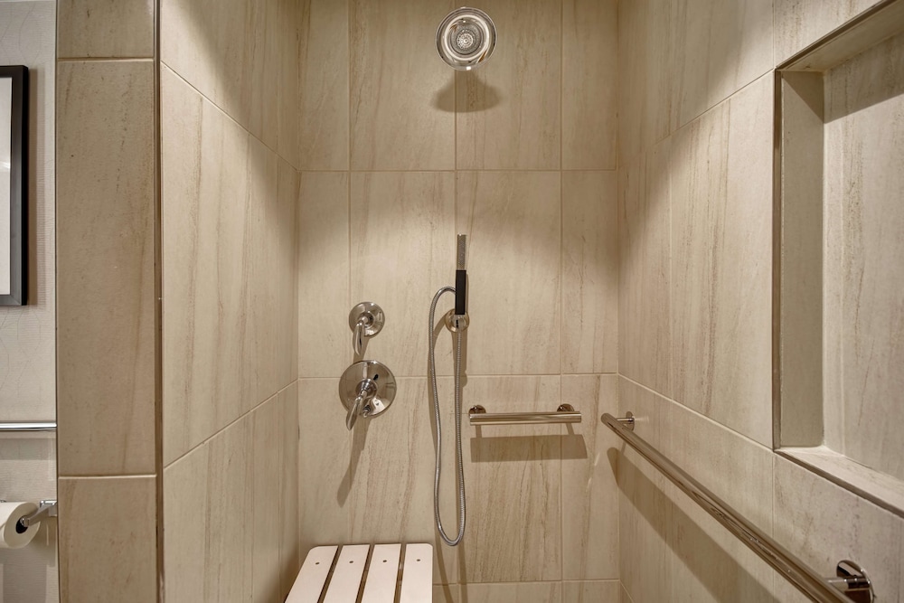 Suite, 1 King Bed, Accessible (Roll-In Shower) - Photo 7