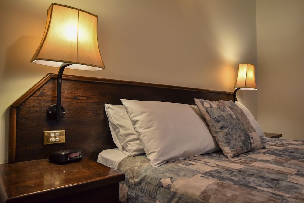 Deluxe Executive Suite