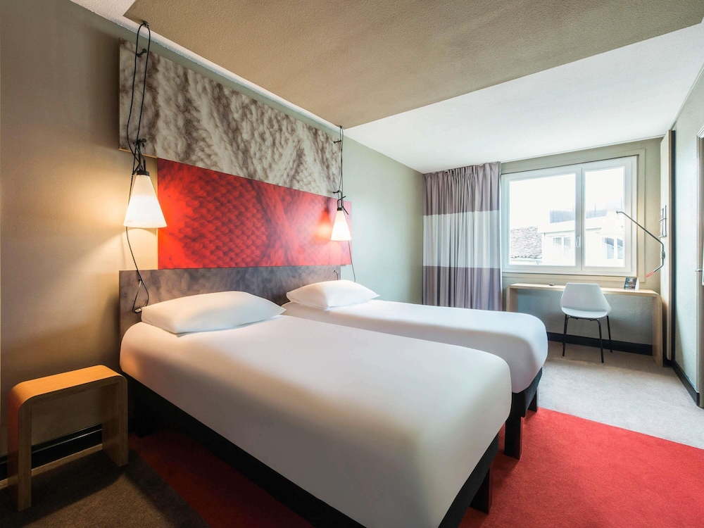 Standard Room, 2 Twin Beds - Photo 1