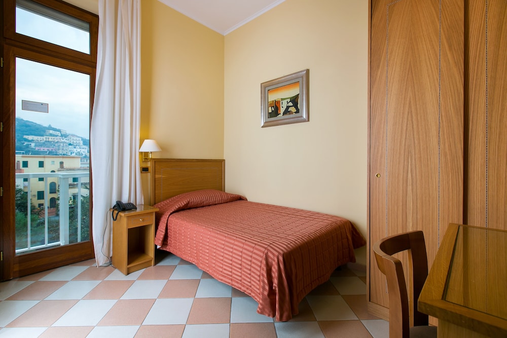 Standard Double or Twin Room, Balcony - Photo 1