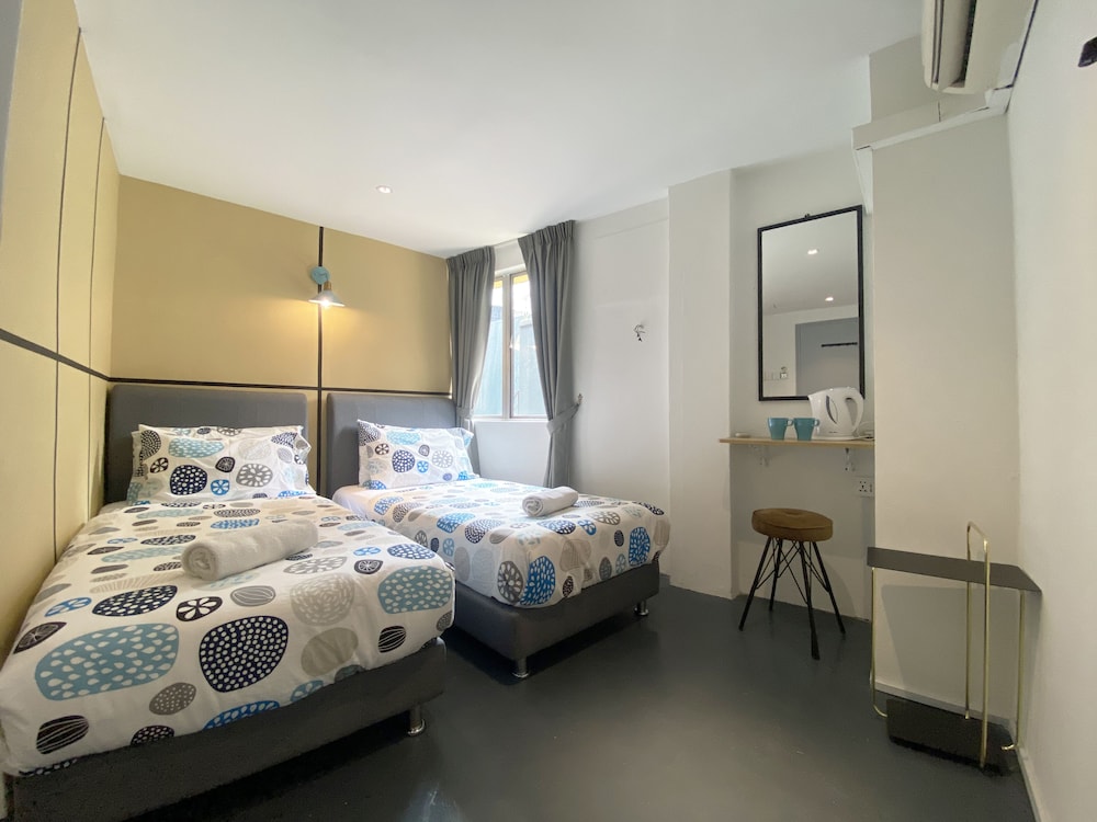 Standard Twin Room