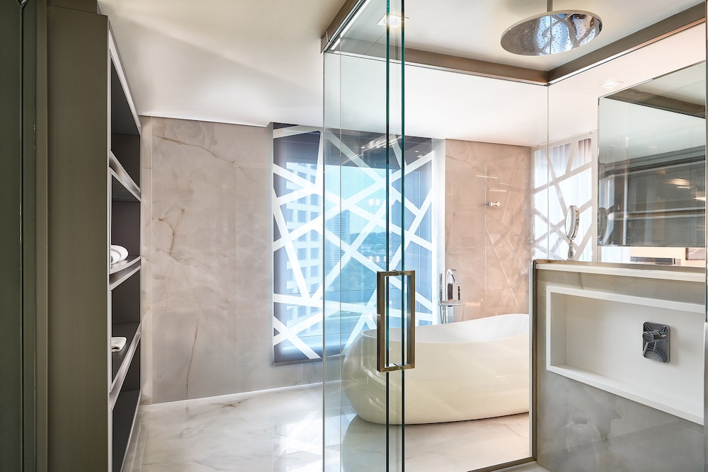 Junior Suite, 1 Bedroom thumbnail 6