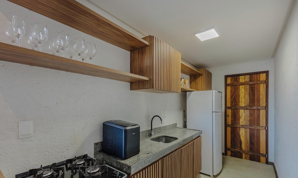 Basic Villa photo 2